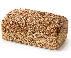 KI generiert: Das Bild zeigt ein rundes, rustikales Vollkornbrot mit einer knusprigen Kruste. Der Hauptinhalt ist das Brot, das auf einem hellen Hintergrund präsentiert wird.