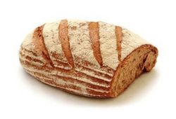 KI generiert: Das Bild zeigt ein rundes Brot, das mit Sesamkörnern bestreut ist und zur Hälfte abgeschnitten wurde. Es liegt auf einem neutralen Hintergrund.