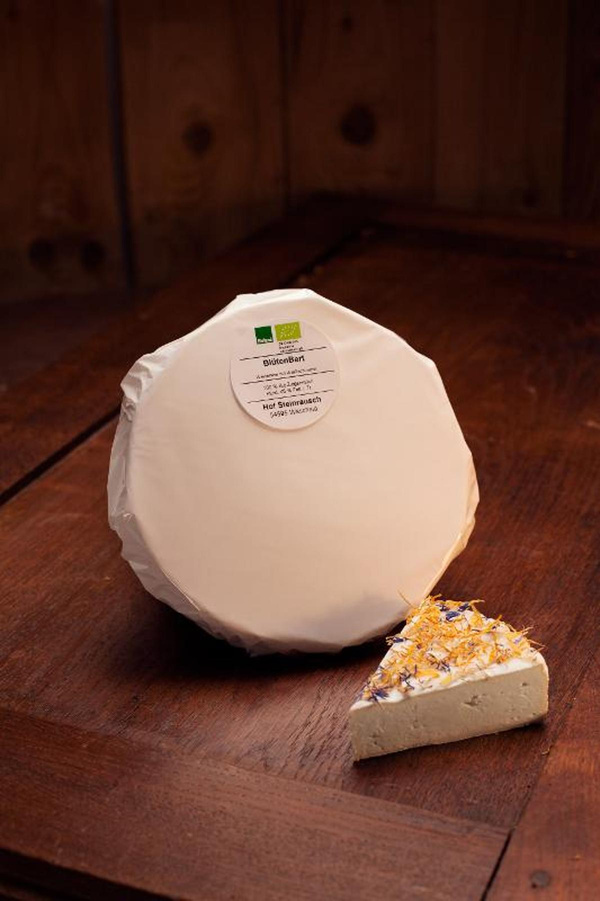 Produktfoto zu Ziegen Brie mit Blütenmischung, 45% von Hof Steinrausch