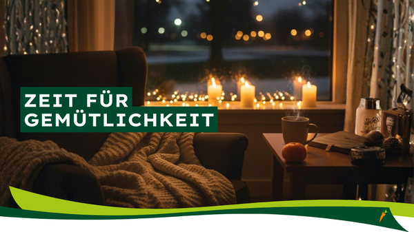 KI generiert: Ein gemütlich eingerichtetes Zimmer mit Kerzen und Decke. Text: "ZEIT FÜR GEMÜTLICHKEIT".